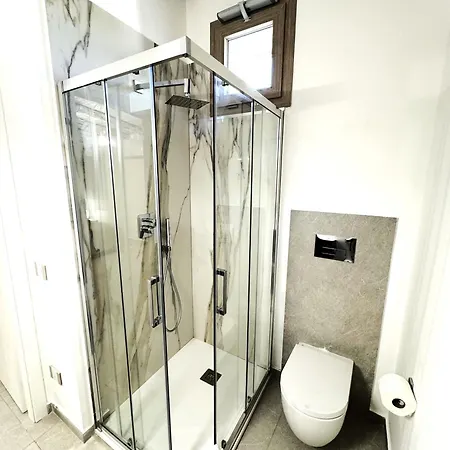 Ophelia - Luxury House