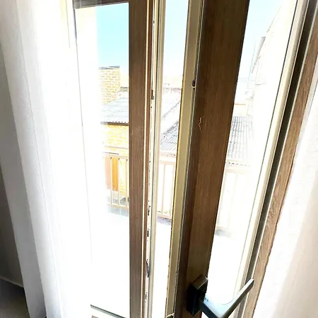 Ophelia - Luxury House