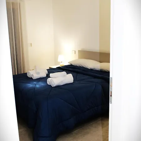 Ophelia - Luxury House