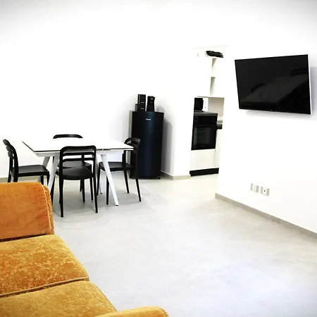 Ophelia - Luxury House